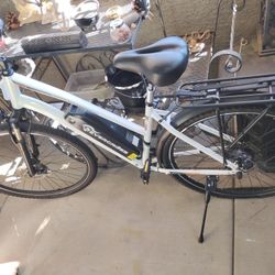 EVERCROSS EK28 28" Electric Mountain Bike – Like New, 500W Motor