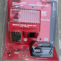 Milwaukee M18 Battery Pack And Charger 