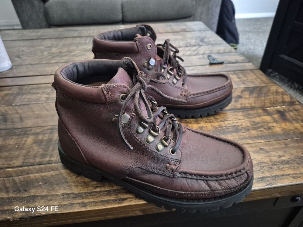 Men's Size 8.5. Leather Brown Boots By St. John's Bay $10