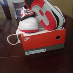 Nike Air Alpha Trainor 88 Billie Eilish