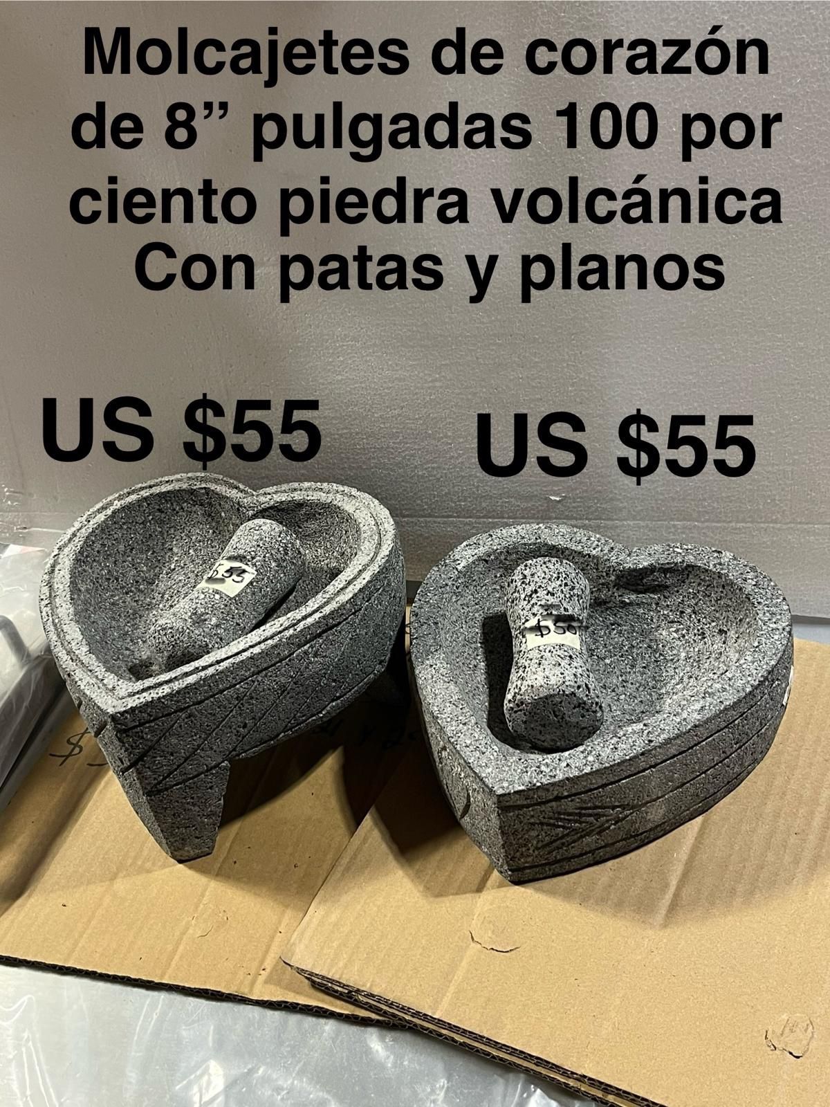 Molcajetes de piedra volcánica de corazón