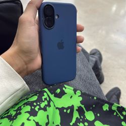 iPhone 16