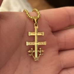 Cara Vaca Cross Pendant Necklace