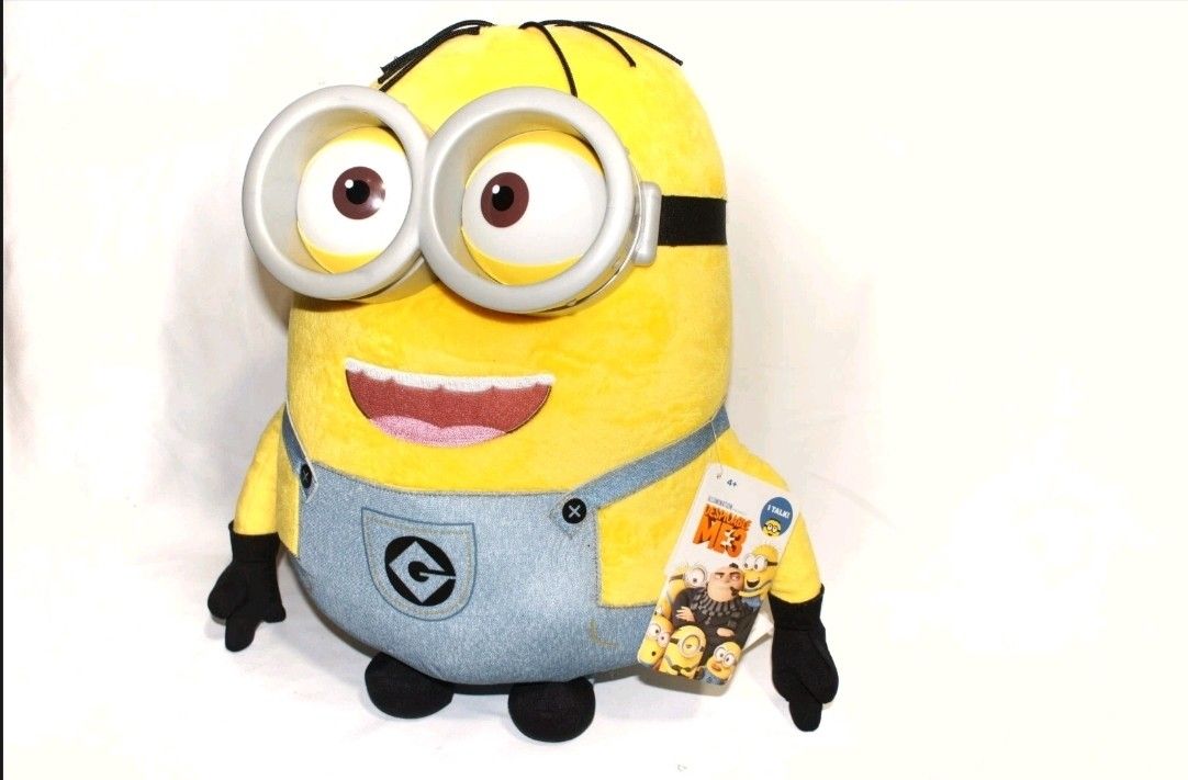 Despicable Me 3 Jumbo Minion Dave 16" Interactive Plush Light up Eyes.