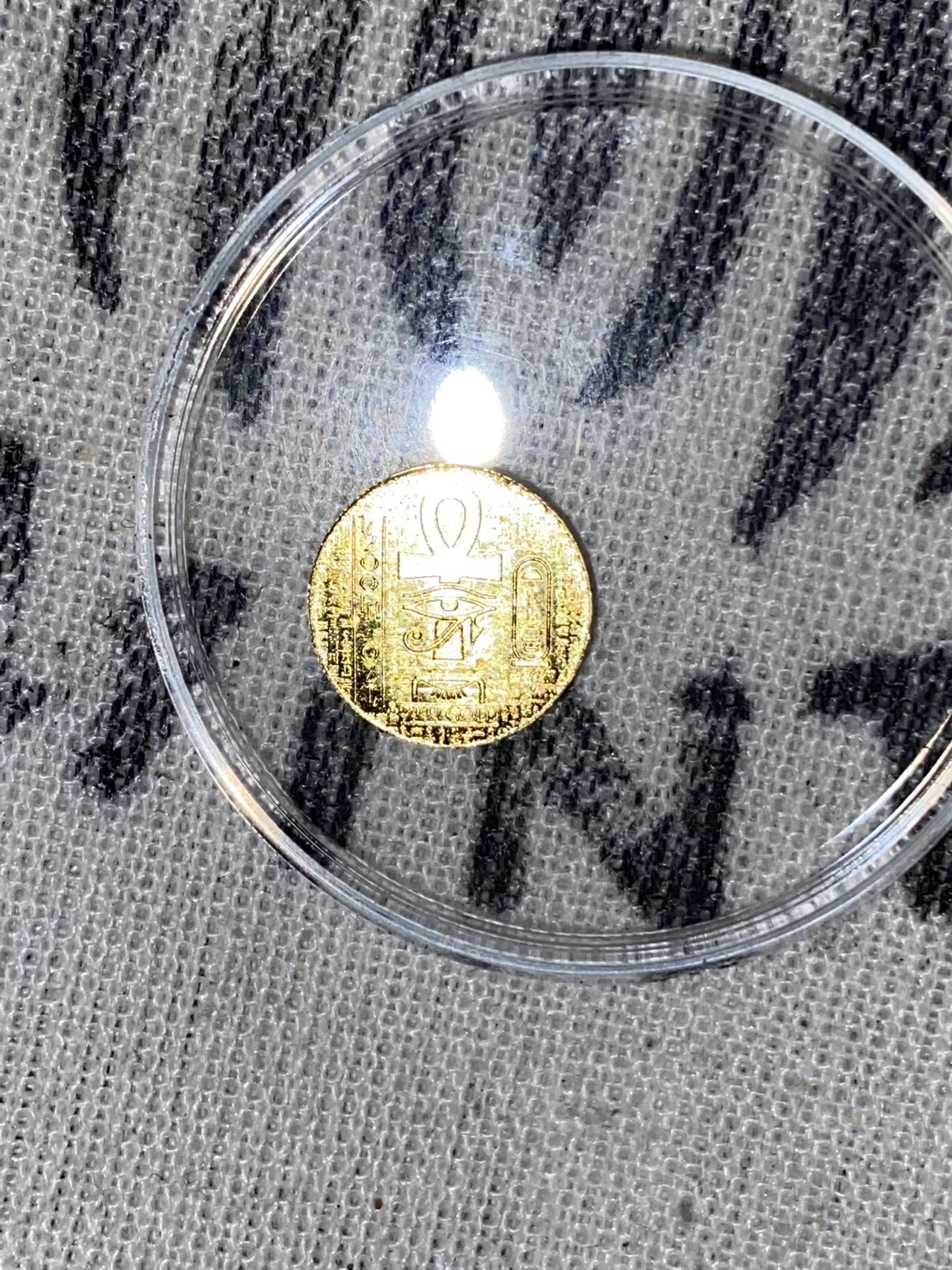 1/200 oz 24k .9999 Pure Gold Egyptian King Tut Monarch Precious Metal in Capsule