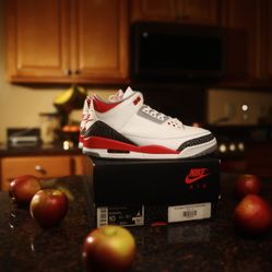 Size 10 - Jordan 3 Retro Mid Fire Red