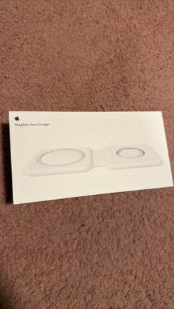 Apple MagSafe Duo Charger