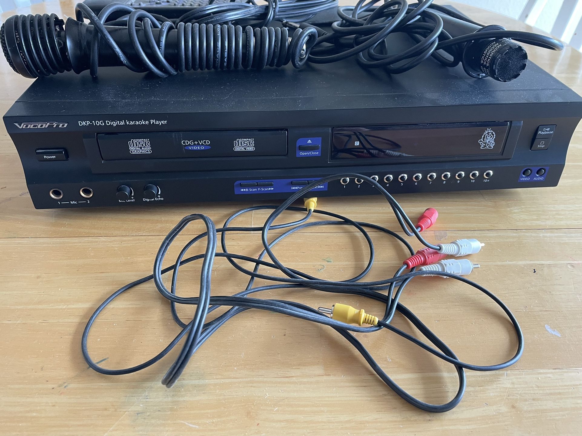 Vocopro DKP-10G Digital Karaoke Player with 10 Discs & remote.