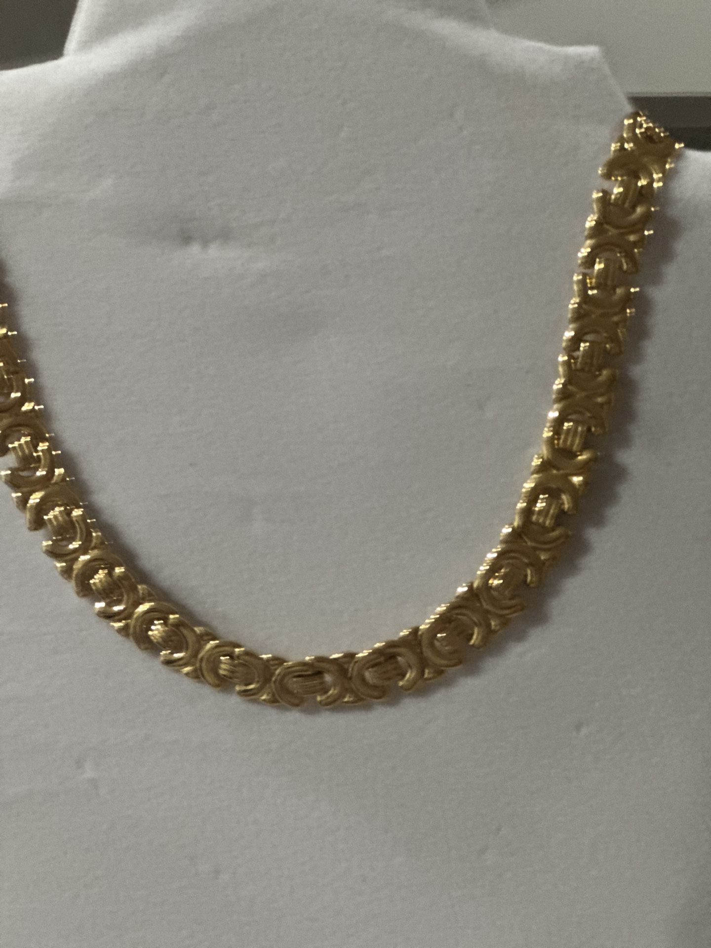 Vintage Gold Tone Flat Link Necklace