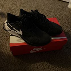 Nike Shoes Size 6