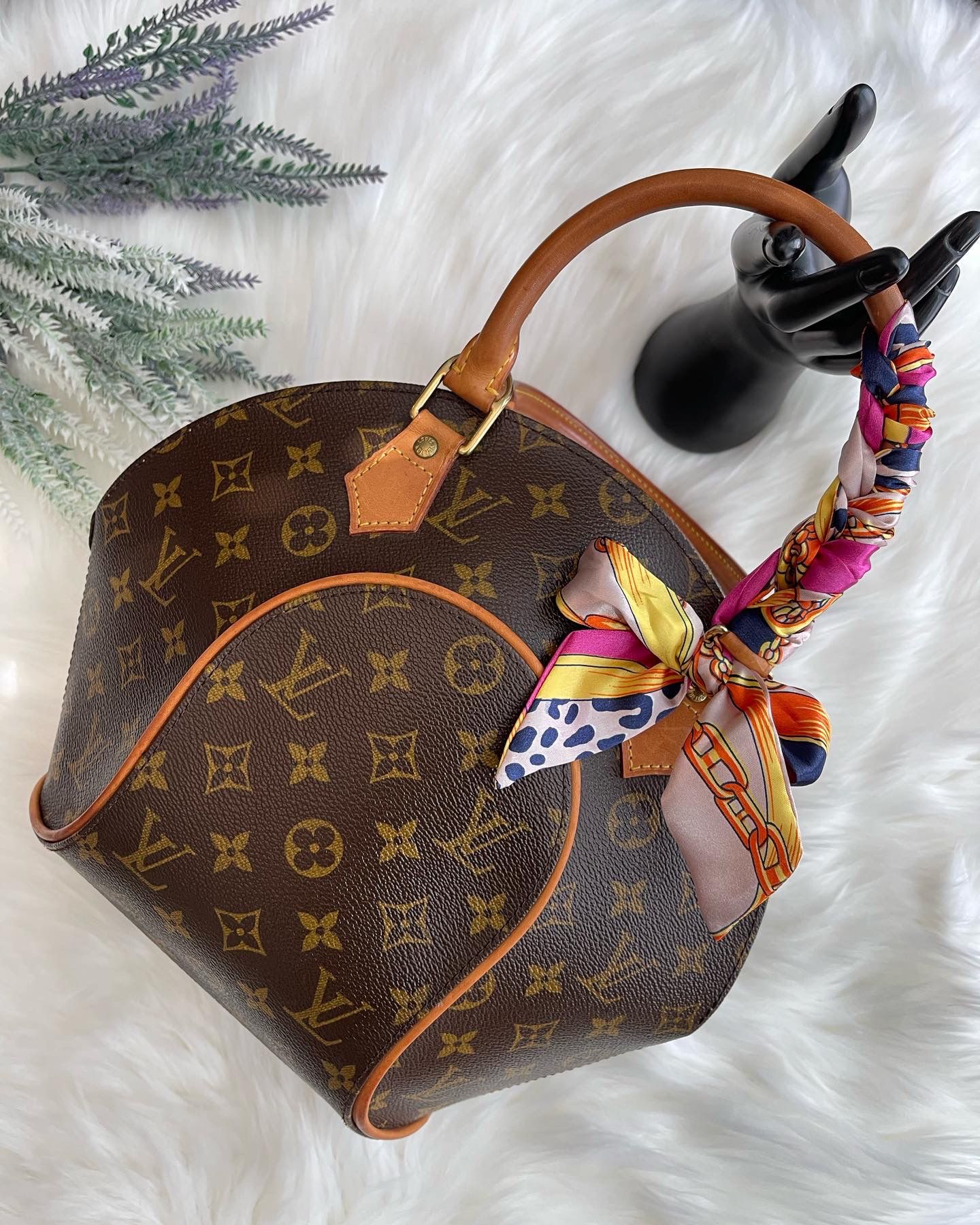 Pre-owned Authentic Louis Vuitton Ellipse PM Monogram Handbag for Sale in CA - OfferUp