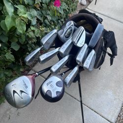 Men’s golf club set with a golf bag
