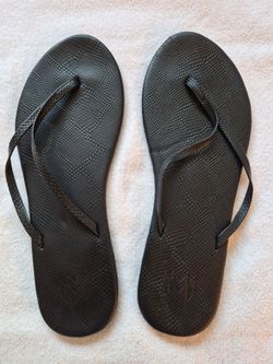 Women's surf/beach sandles, Size 9, Malvados