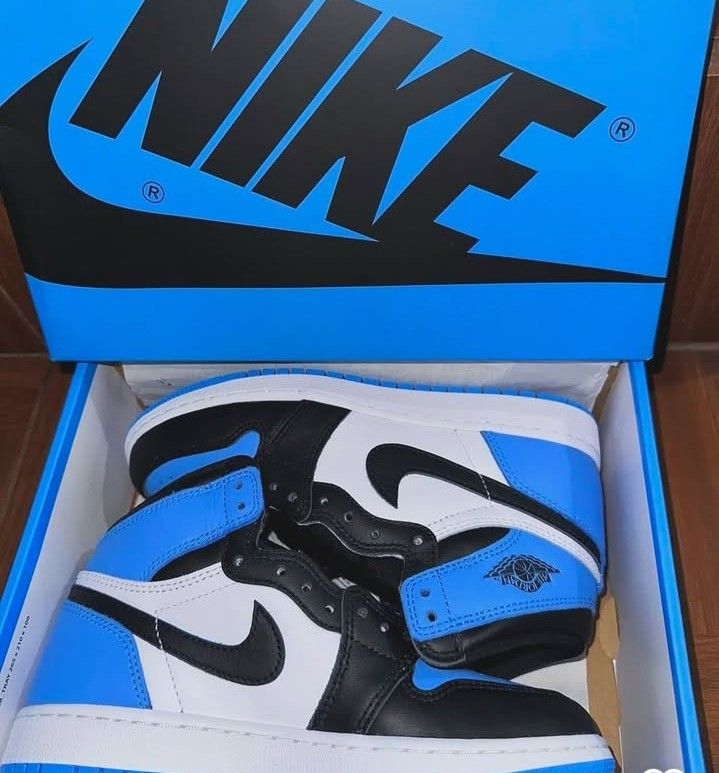 Air Jordan 1 Retro High OG “UNC Toe”