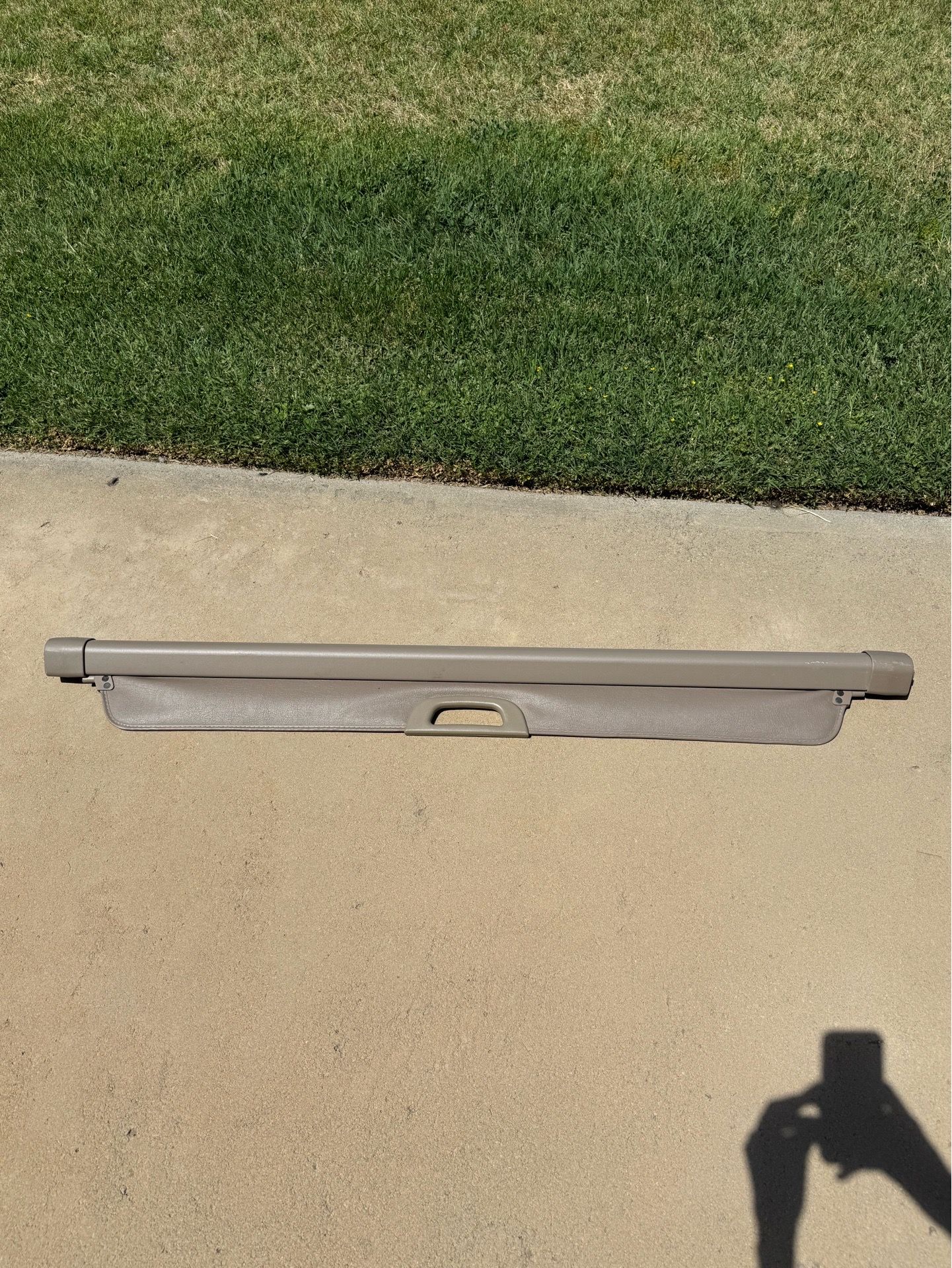 Retractable Jeep Compass cargo cover