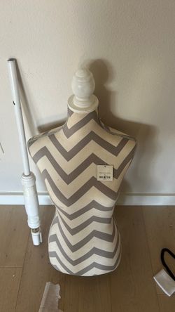 Female Dress Form Pinnable Mannequin