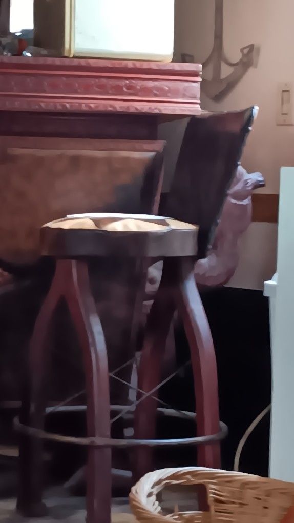 Hand Carved Turkish Bar With 4 Stools