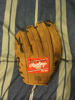 Rawlings Leather Glove