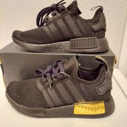 Size 5 Women's - Brand New Adidas NMD_R1 Shoes 