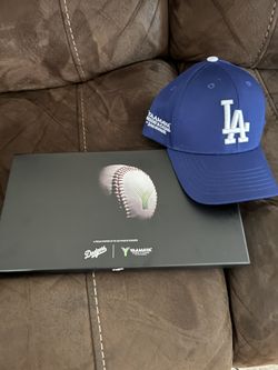 Dodgers License Plate And Hat