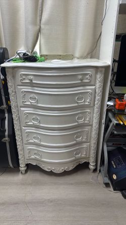 Dresser