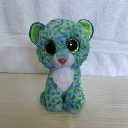 Small Cat “Leona”