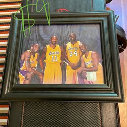 $9 - Framed LA lakers Photo With Kobe Bryant And Shaq