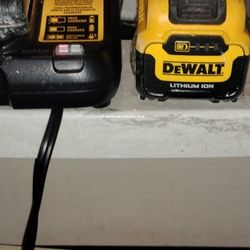 4 DeWalt batteries 2 20volt 2 12 volt with a 20volt/12volt charger all works perfectly no issues just need gone 