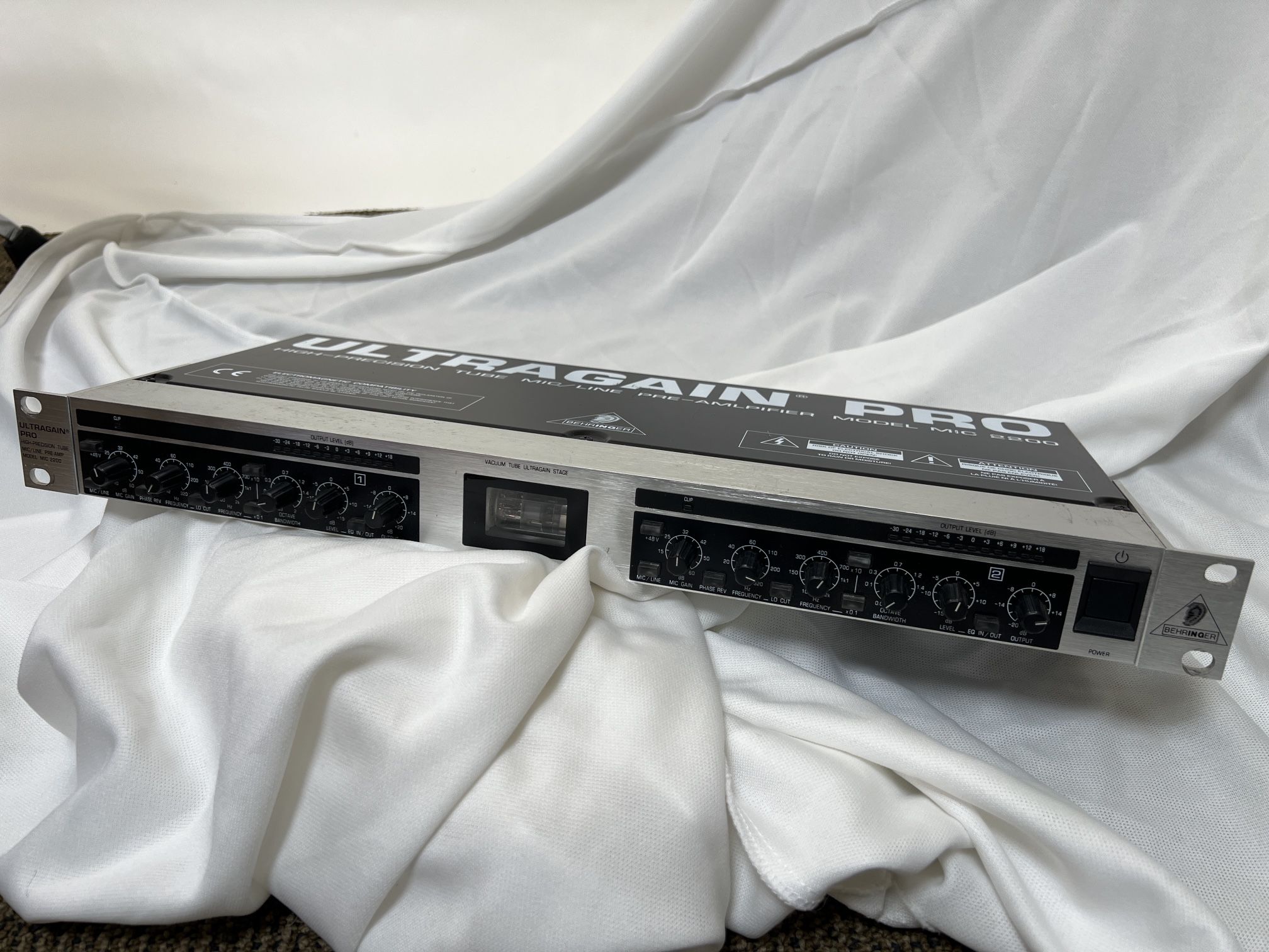 Behringer Mic2200 Ultragain Pro Mic Preamp