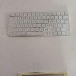 Apple Keyboard 