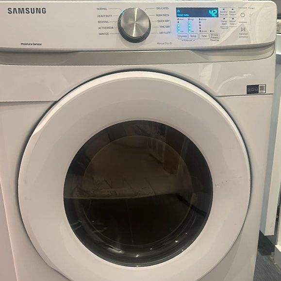 Brand New Scratch And Dent Samsung Dryer Never Used