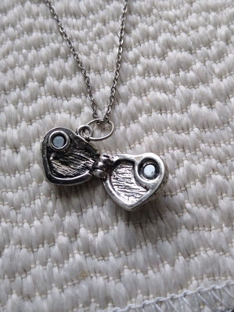 Chunky Silver Tone Locket And Chain