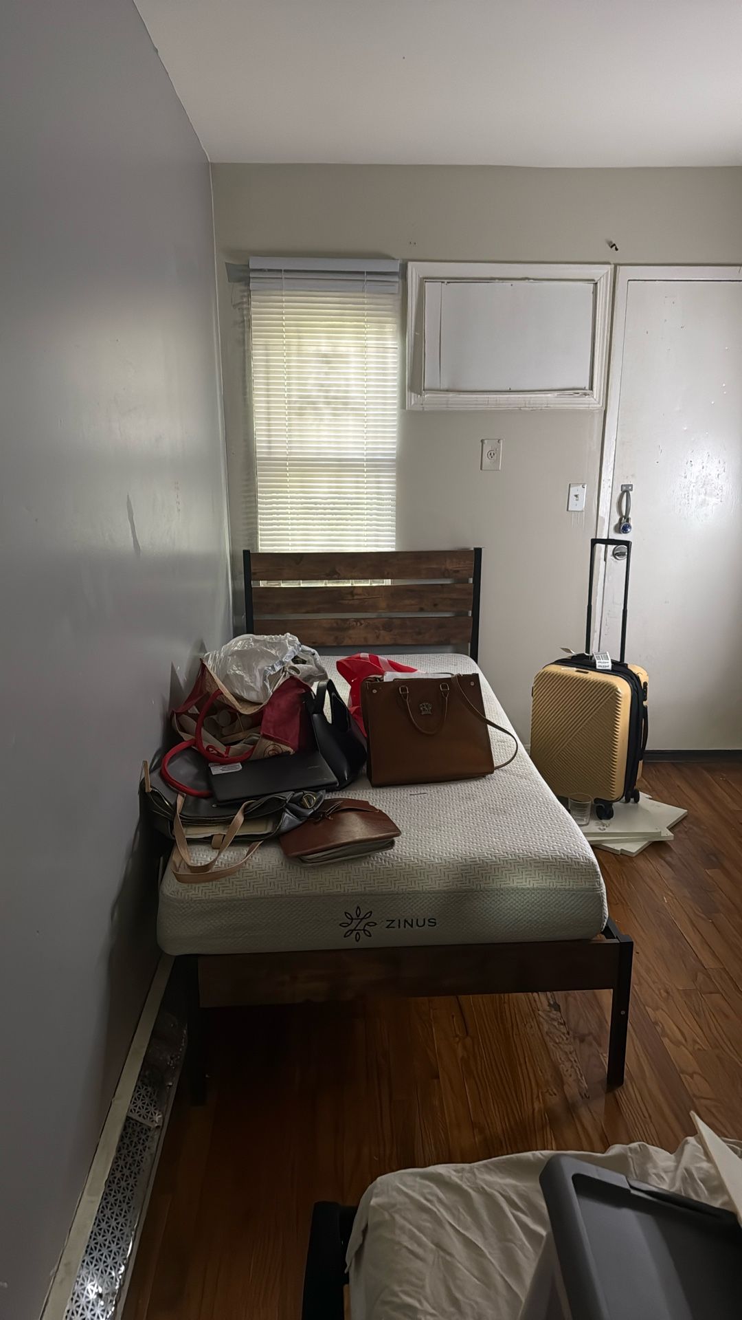 Moving Sale : Twin Bed – Great Condition | Simple & Stylish