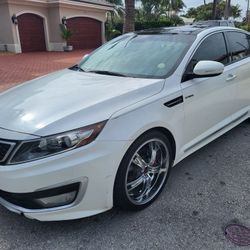 2013 Kia Optima Hybrid 146000 Miles. Finance In House