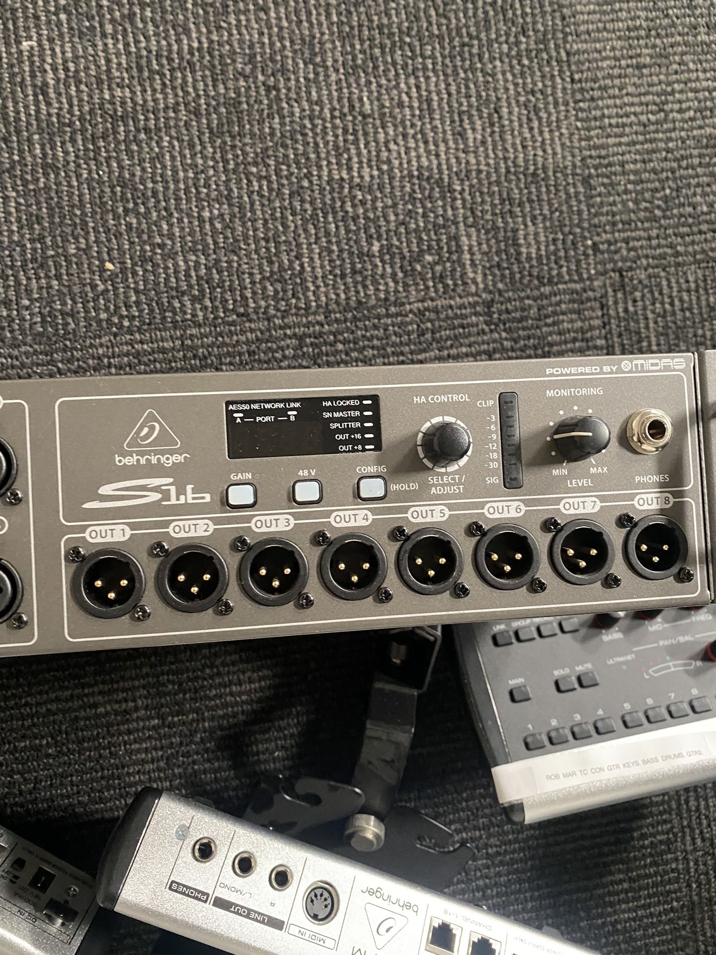 Behringer P16M Personal Monitoring System