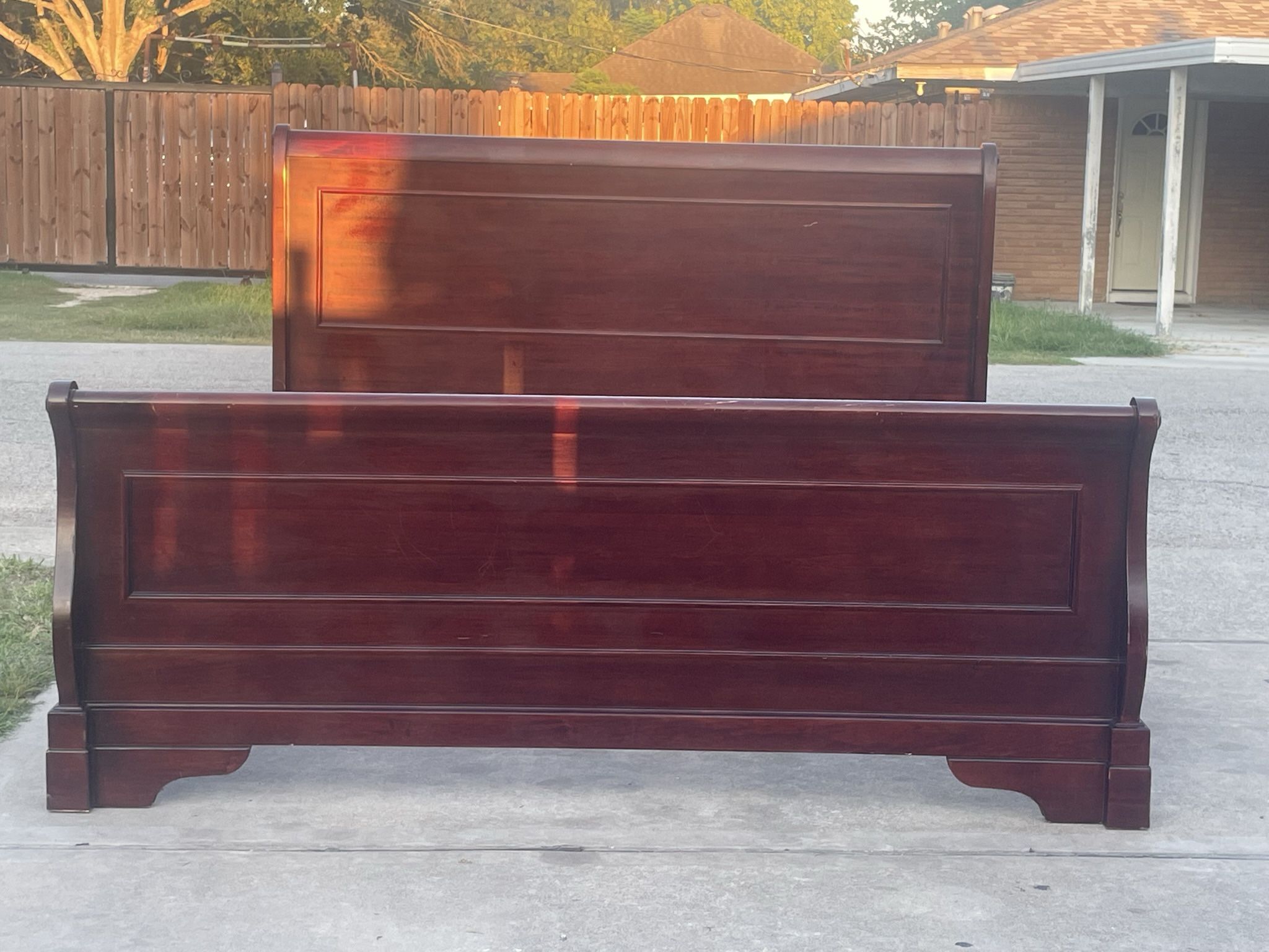 King Sleigh Bed