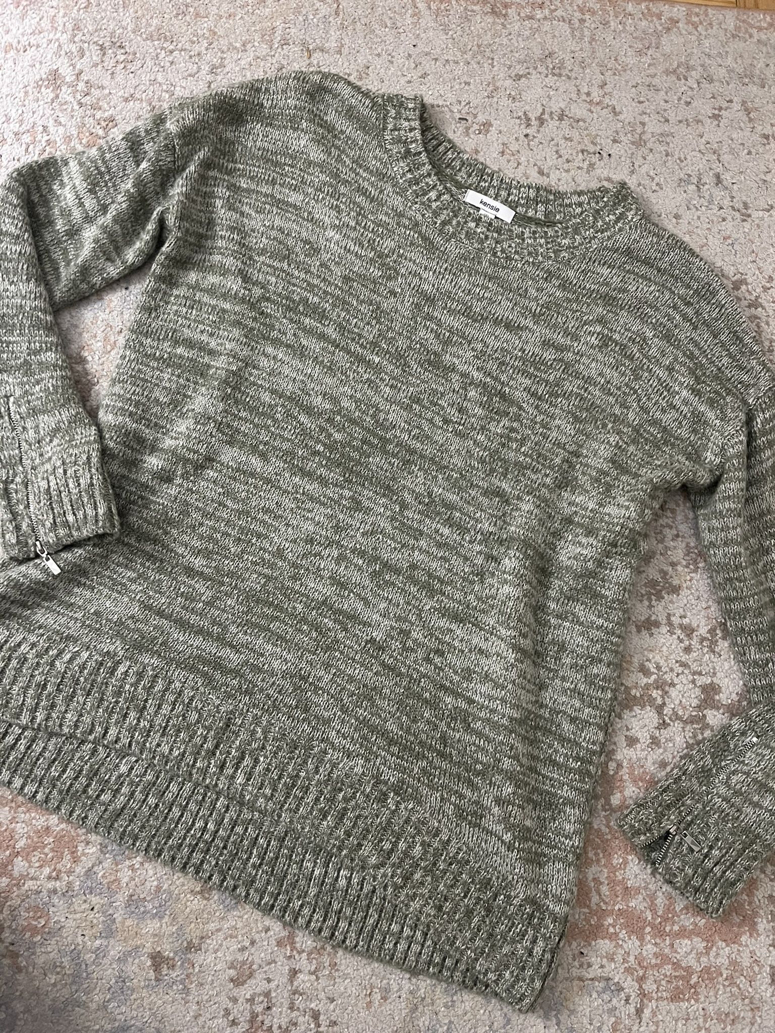 Women’s Green Kensie Sweater Size Medium