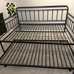 FULL SIZE Daybed With Twin Trundle