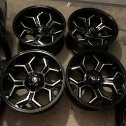 20x10 de 6 virlos universales Silverado Tahoe ford f150 expedition ram en buenas condiciónes