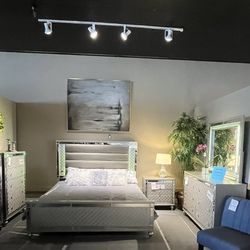 Silver King Bedroom Set