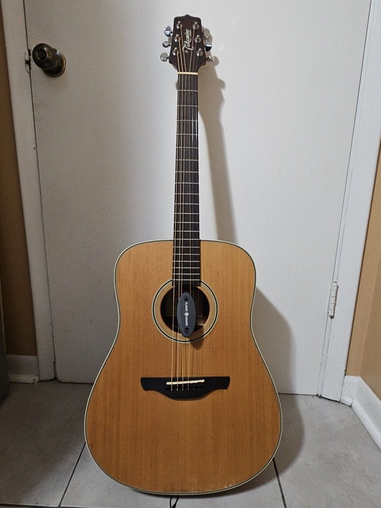 Takamine GS330S Solid Top Acoustic Guitar
With case like new