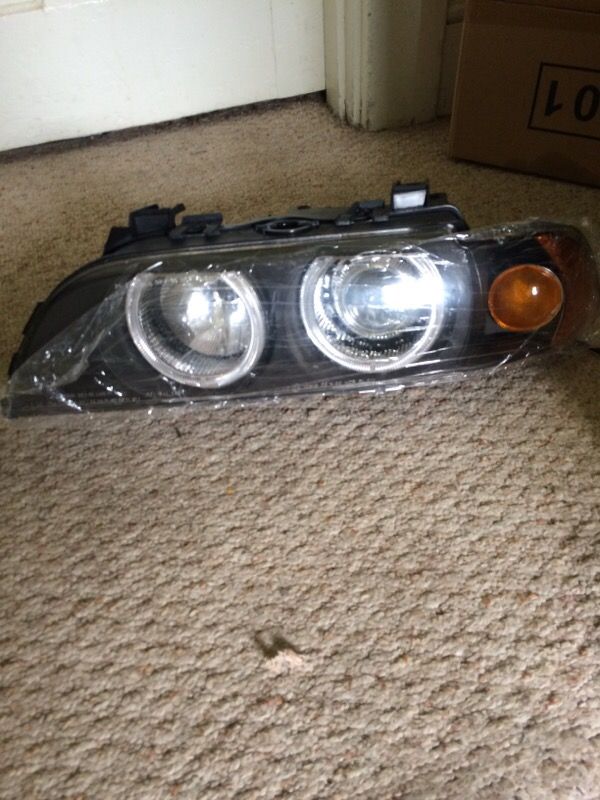 BMW 525 series HALO headlights (Left and Right) For sale 75$