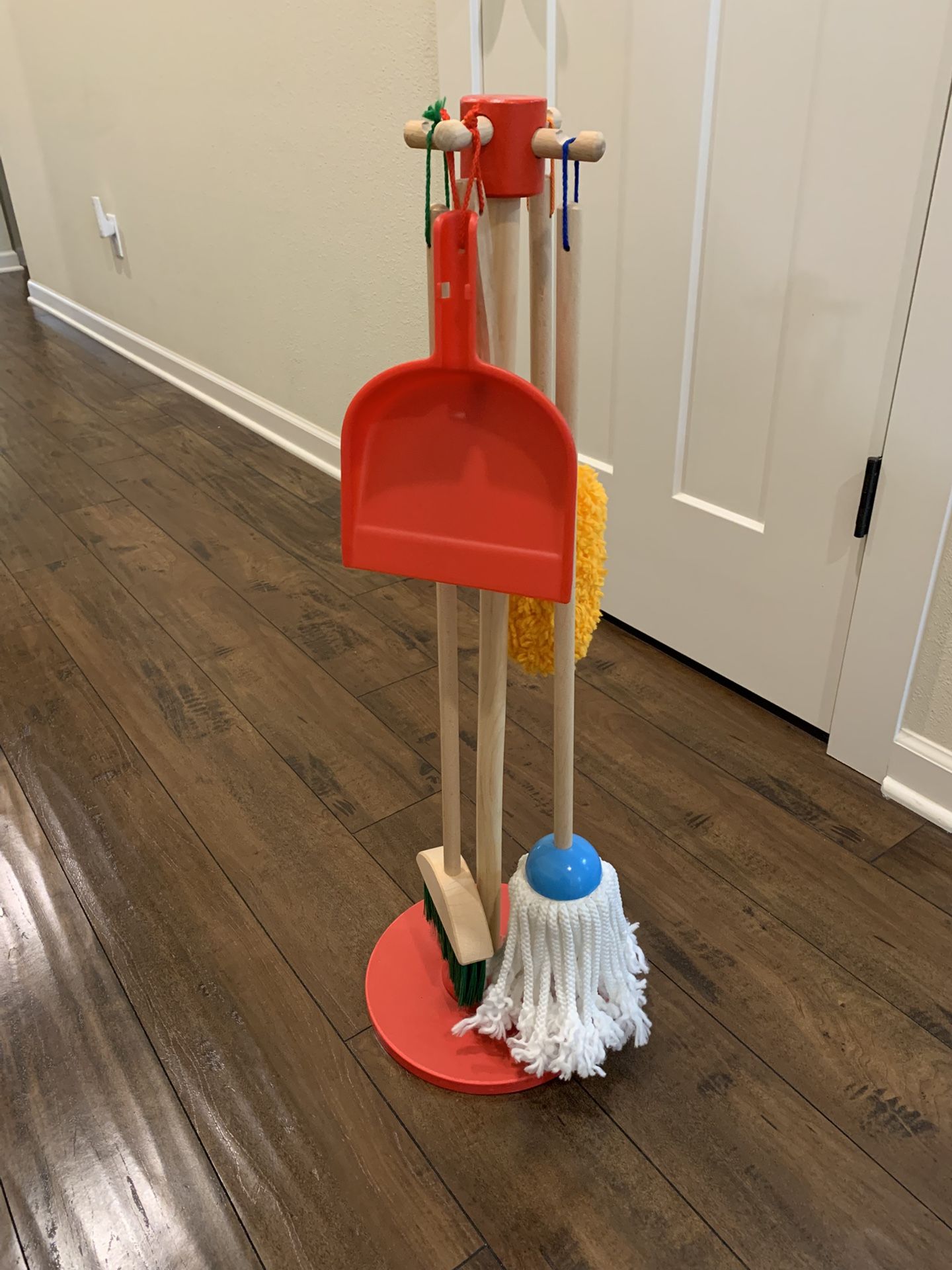 Melissa and Doug Wood Cleaning Set - Like New