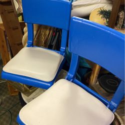2 Statum Chairs 