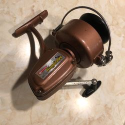 Vintage Garcia Kingfisher GK-12 Spinning Fishing Reel