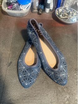 Nice shoes navy blue new size 9 only $10