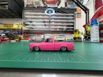 M2 1/64 Dodge squarbody