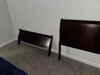 Ashley Queen Headboard And Footboard .