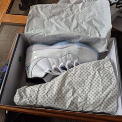 Jordan 11 Legend Blue 