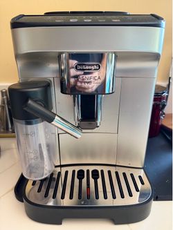 Delonghi Magnfica Evo automatic coffee machine